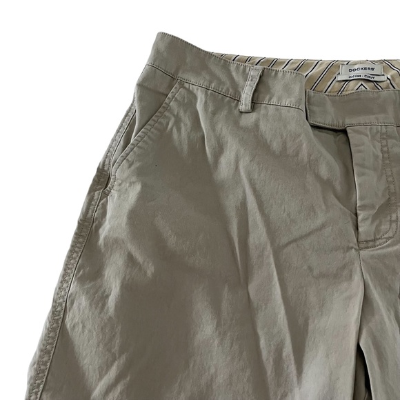 Dockers Mid Rise Curvy Shorts Beige Size 14 - Picture 6 of 8